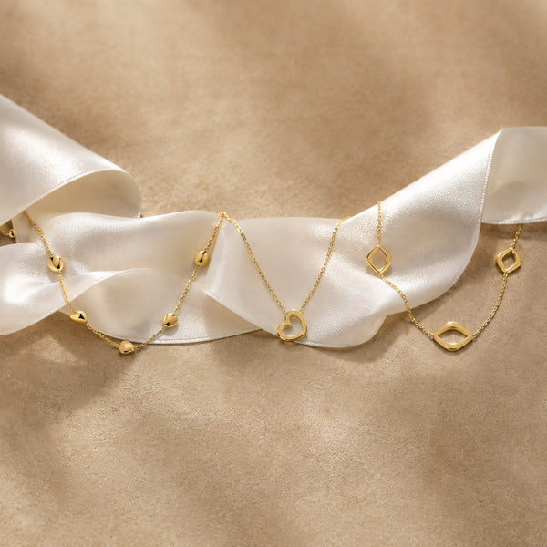 Gold chains without stones