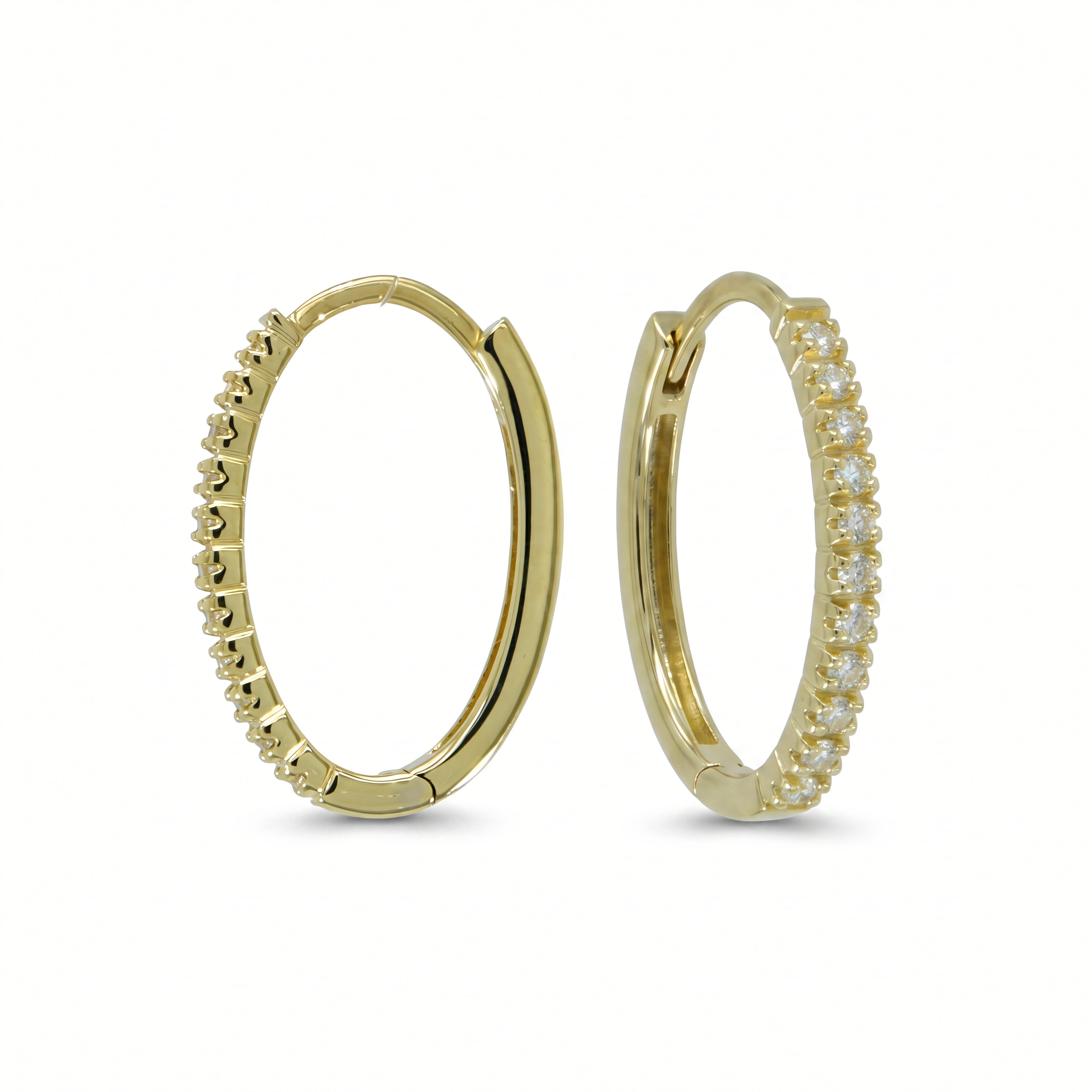 Creolen 585 Gelbgold Brillantenreihe 0,22 ct Klappverschluss – Splendido – product photo