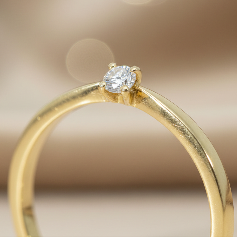 Ring 585 Gold Brillant Solitär rund – Splendido – aan de vinger gedragen