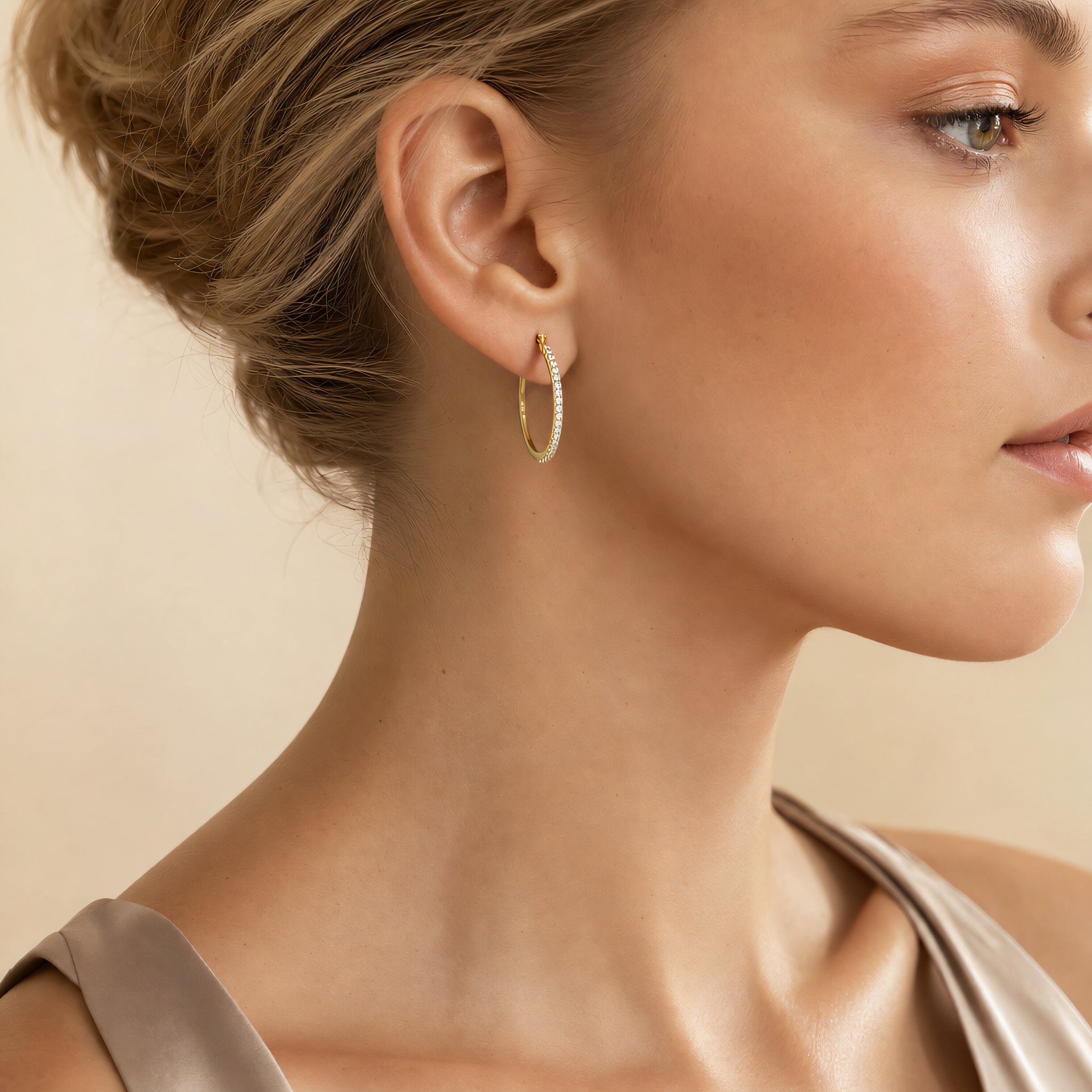 Creolen 585 Gold Zirkonia Rundum Pavé – Splendido – détail macro