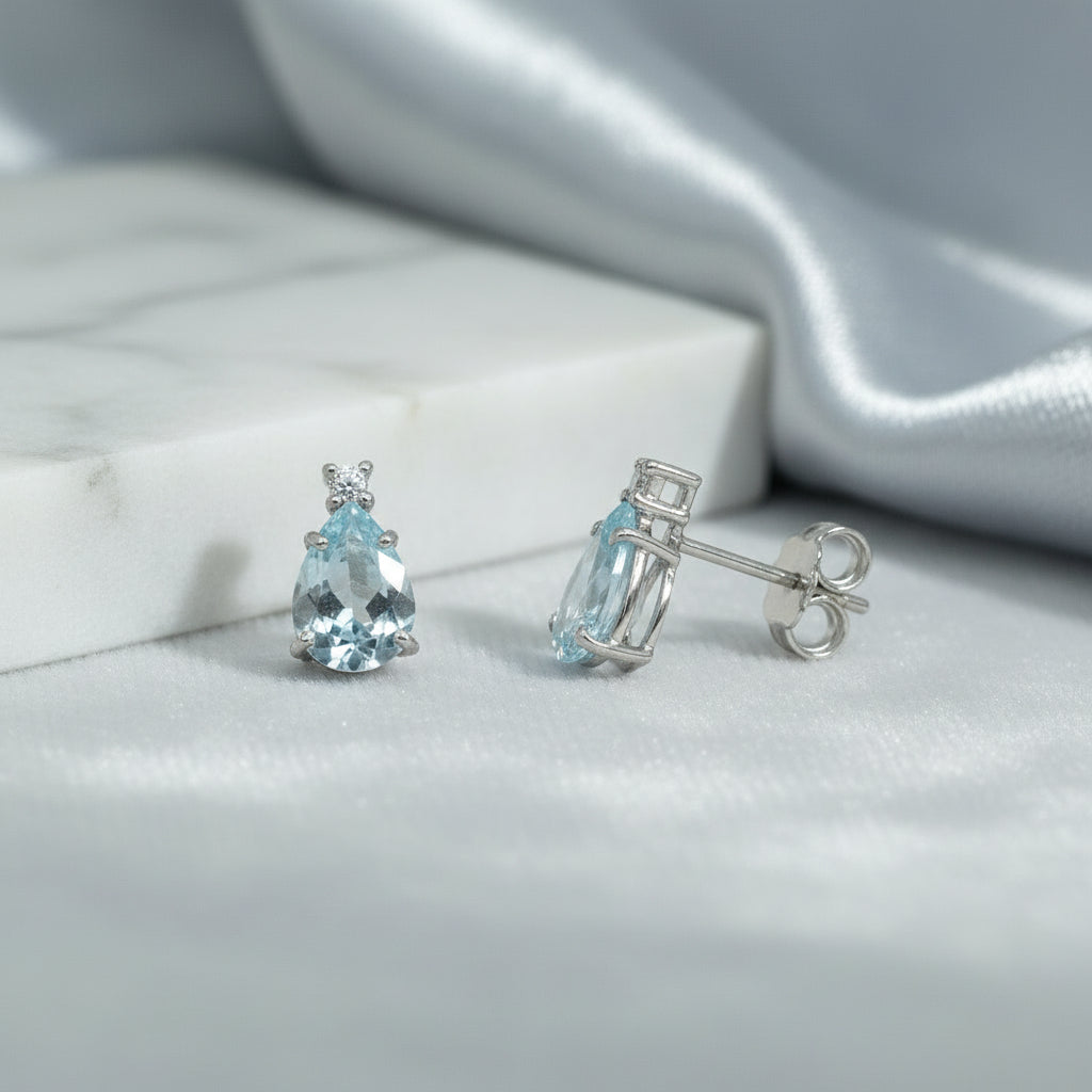 Goldohrstecker 14Kt. mit Acquamarin und Brillant Goldohrstecker-14Kt-mit-Acquamarin-und-Brillant-WGstecO70acu-0330-52302701265227