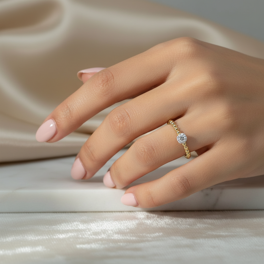 Ring 585 Gelbgold Brillantpavé Perlschiene – Splendido – szczegół makro