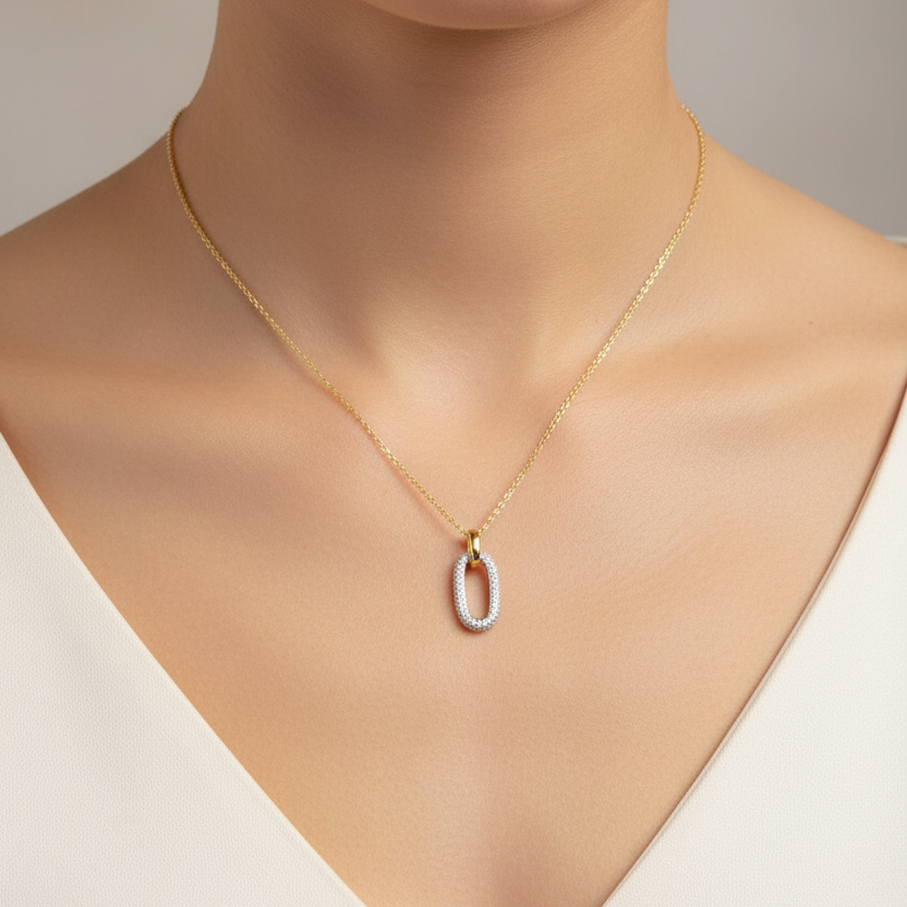 Bicolor-Kette mit ovalem Zirkonia-Anhänger