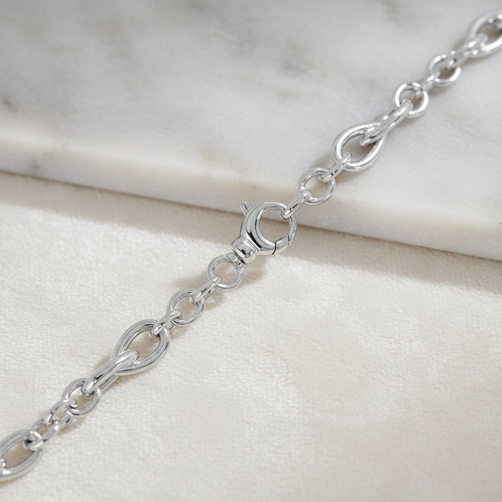 Silberkette mit abwechselnd runden und tropfenförmigen Gliedern aus 925er Silber