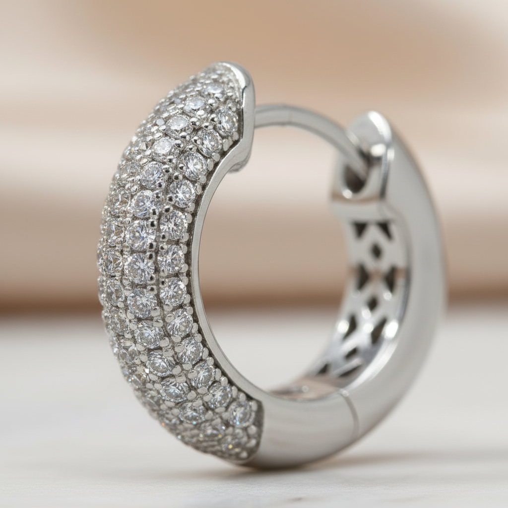 Creolen 925 Silber Zirkonia Pavé geschwungen – Splendido – szczegół makro