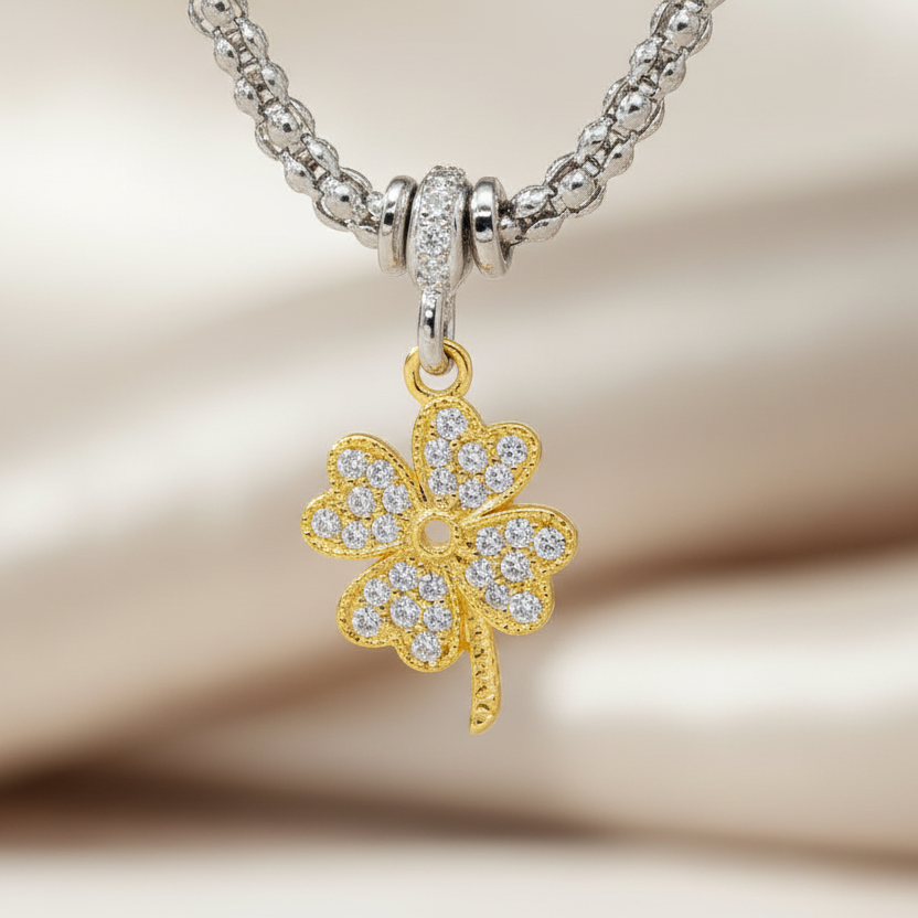 Halskette 925 Silber Kleeblatt Zirkonia – Splendido – detalle macro