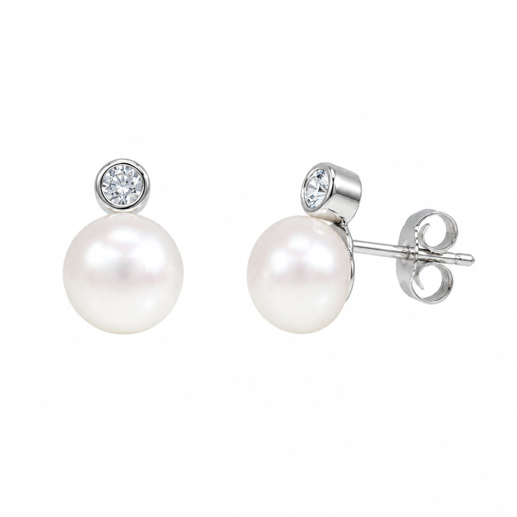 Gros plan – Puces d’oreilles 925 argent zirconium perle