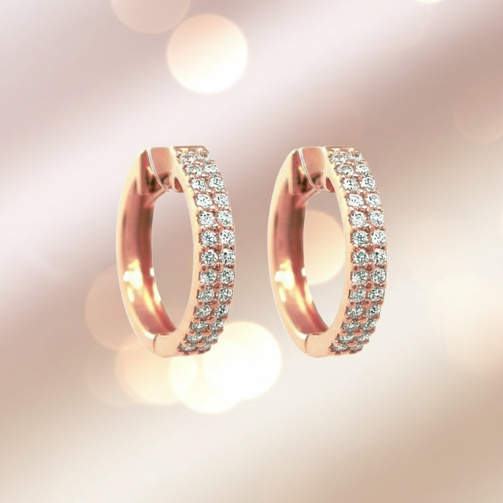 Creolen aus Roségold mit zwei Reihen weißer Zirkonia in Krappenfassung