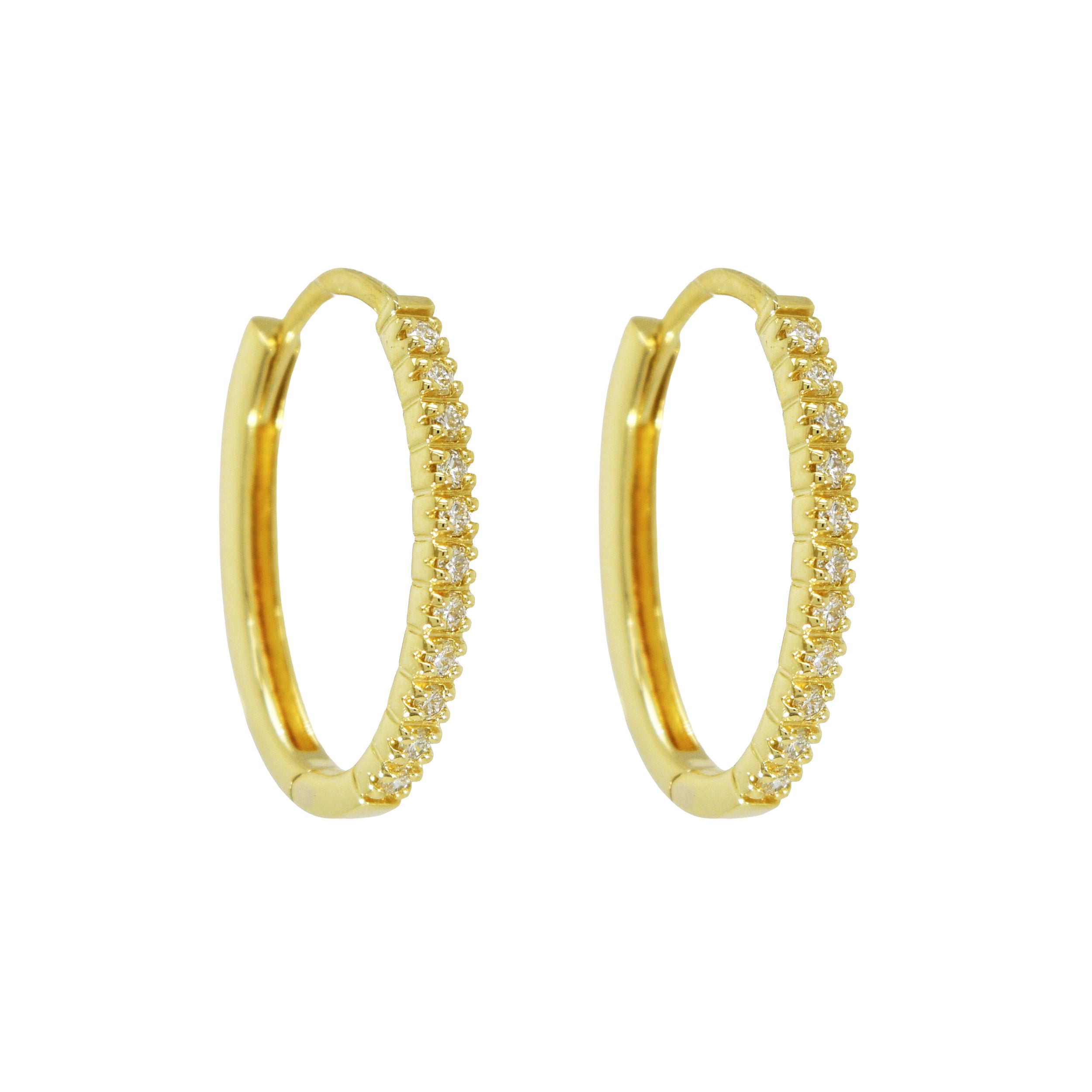 Paar Creolen aus Gelbgold, mit einer Linie Brillanten (insgesamt 0,22 ct), Frontalansicht.