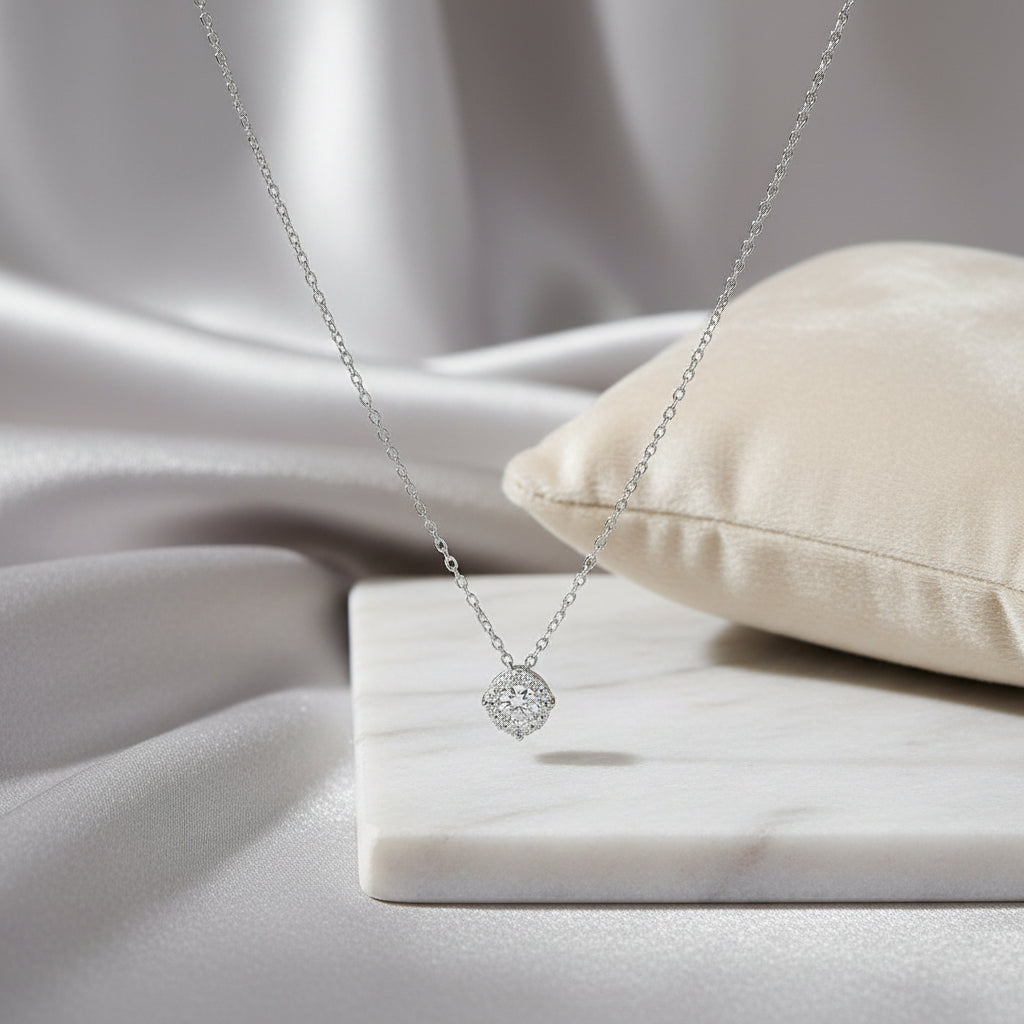 Kette mit rundem Zirkonia-Anhänger aus 14 Karat Weißgold