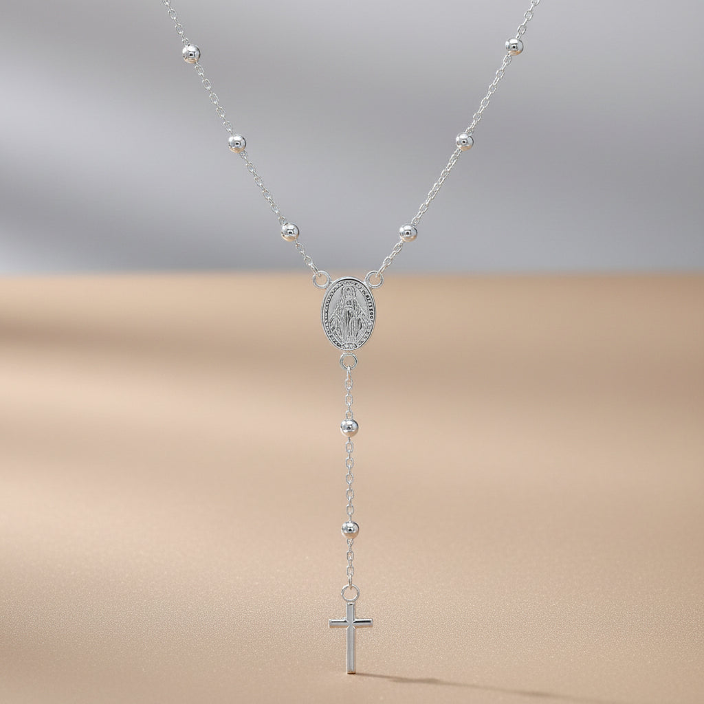 Silberne Rosenkranzkette mit Medaillon und Kreuzanhänger