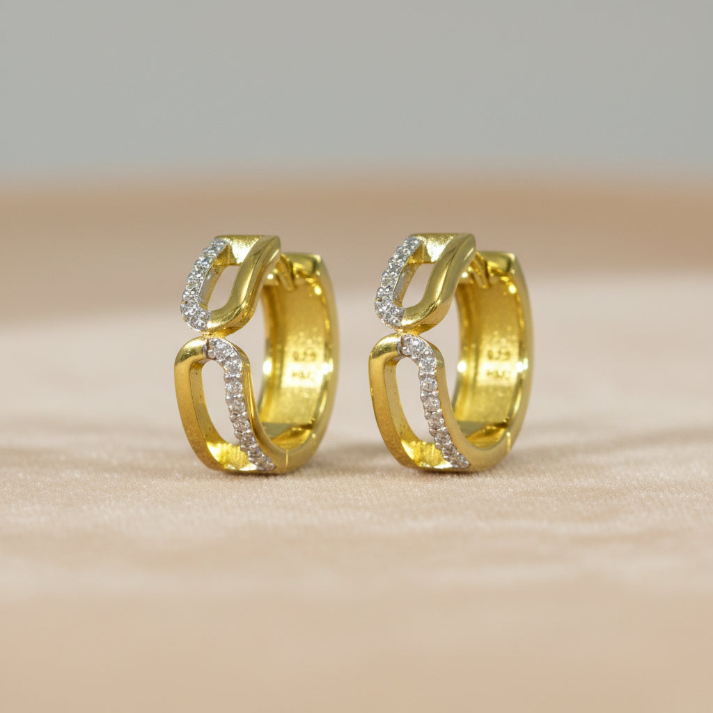 Splendido CRS39VG gelb vergoldete Sterling Silber Creolen mit geschwungener Zirkonia-Reihe.