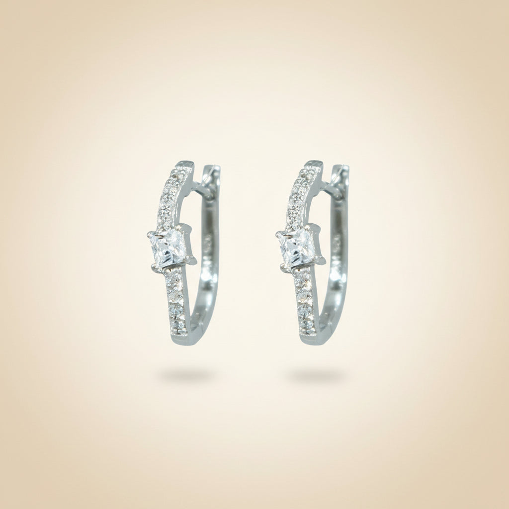 Splendido CRS42 rhodinierte Silbercreolen mit Zirkonia-Pavé und quadratischem Mittelstein.