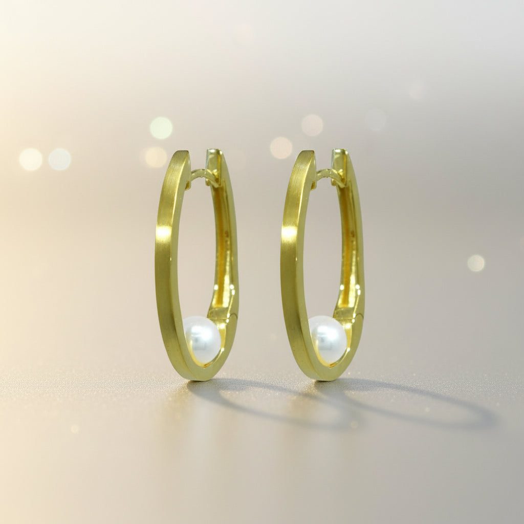 Splendido CRSU23 ovale vergoldete Creolen aus 925er Silber mit integrierter weißer Perle.