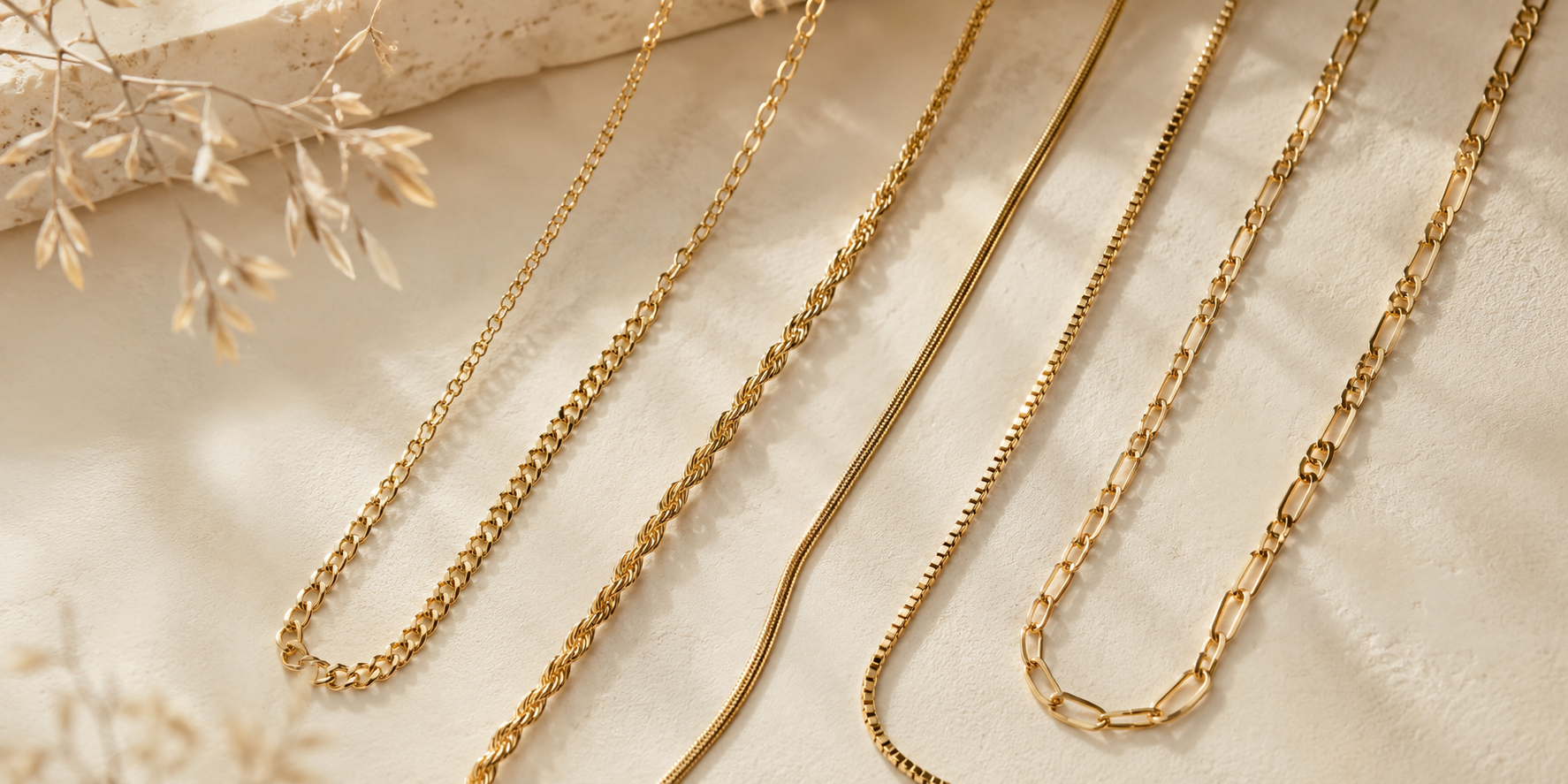 Verschiedene Halsketten in 585er Gold und 925er Silber — Panzer-, Anker- und Figarokette im Überblick von Splendido Schmuck