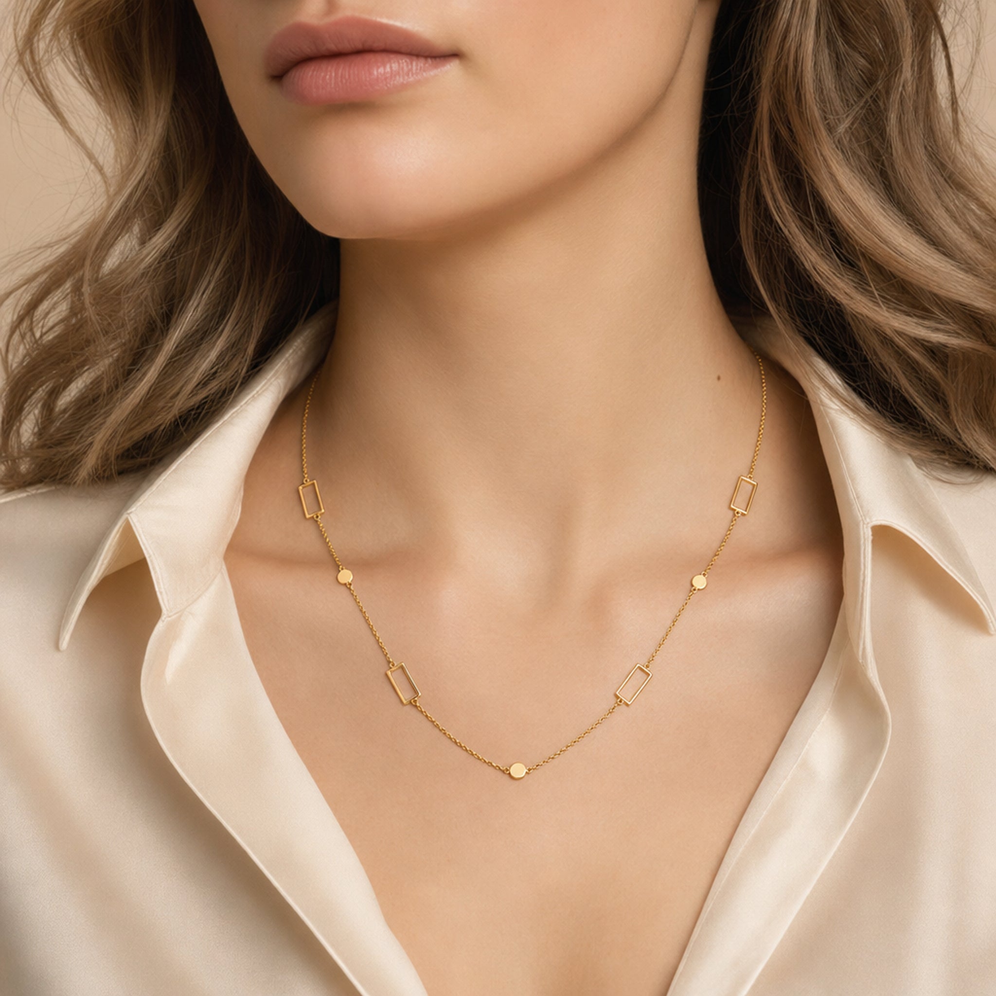 Collier 585 Gelbgold rechteckige Elemente – Splendido – worn at the neck