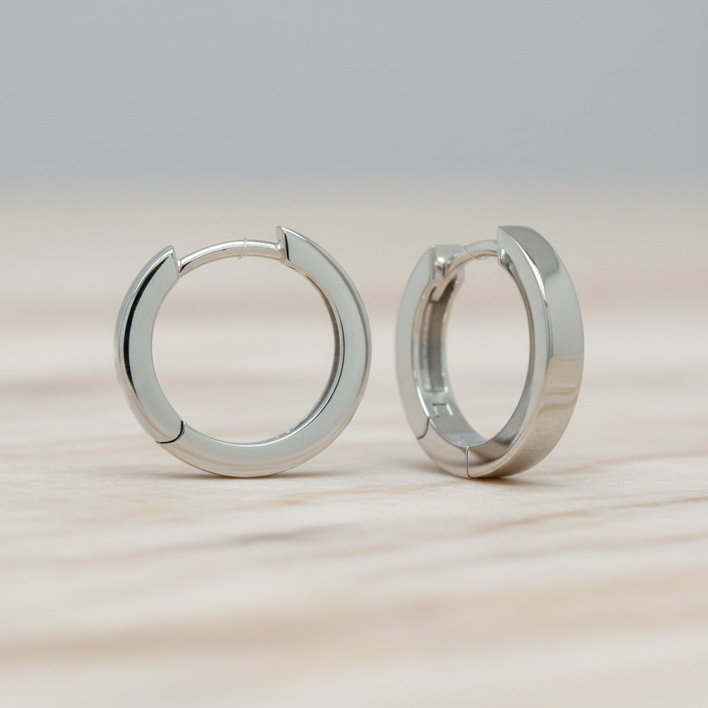 14Kt Gelbgold Creolen Mit Kantiger Form Und Glänzende Oberfläche Klappverschluss