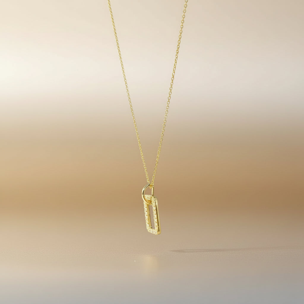 14Kt Goldkette Mit Rechteckigem Anhänger Und Zirkonia Steinbesatz Für Kristallklaren Glanz