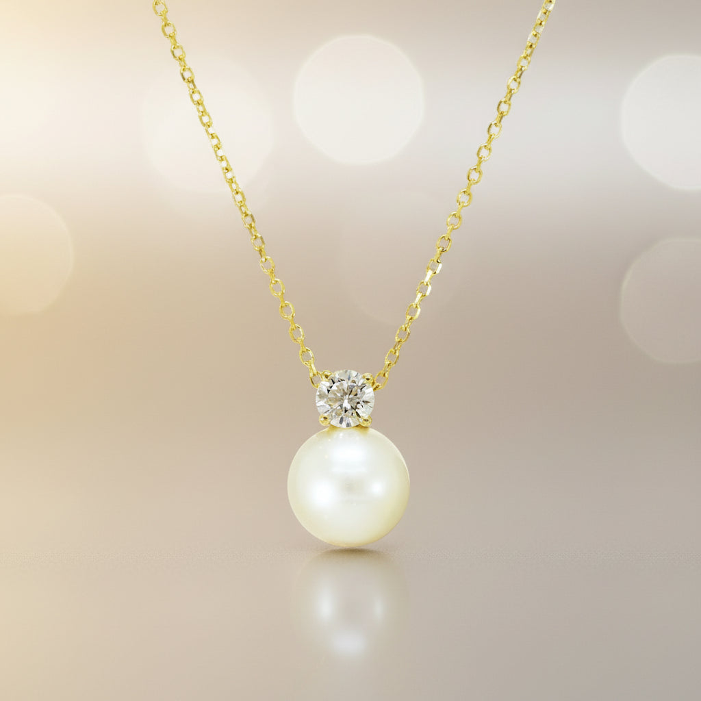 14 Karat Goldkette Mit Runde Perle Und Funkelndem Zirkonia In Krappenfassung Als Halskette