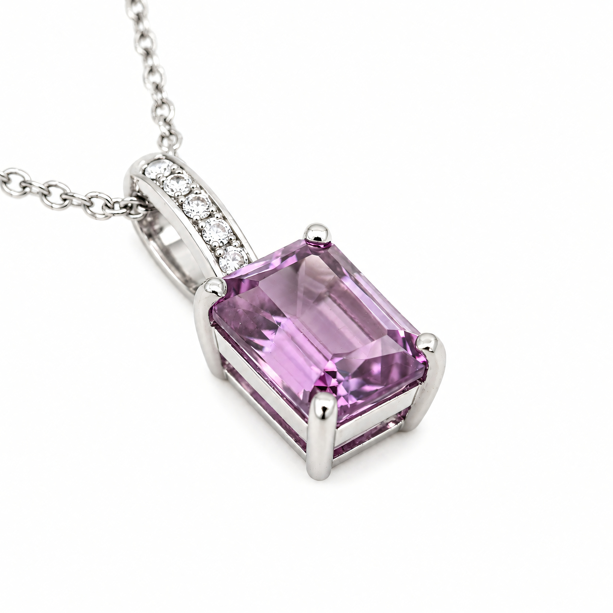 Halskette 585 Weißgold Saphir pink Brillant – Splendido – worn at the neck