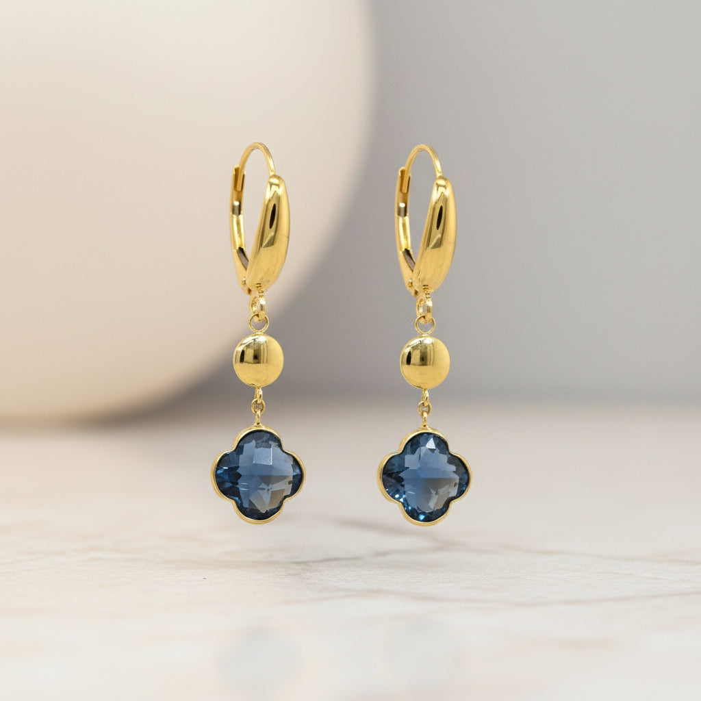 14Kt Goldohrringe Mit Edelsteinen Vierpassform Bewegliche Gestaltung Mit Brisurverschluss