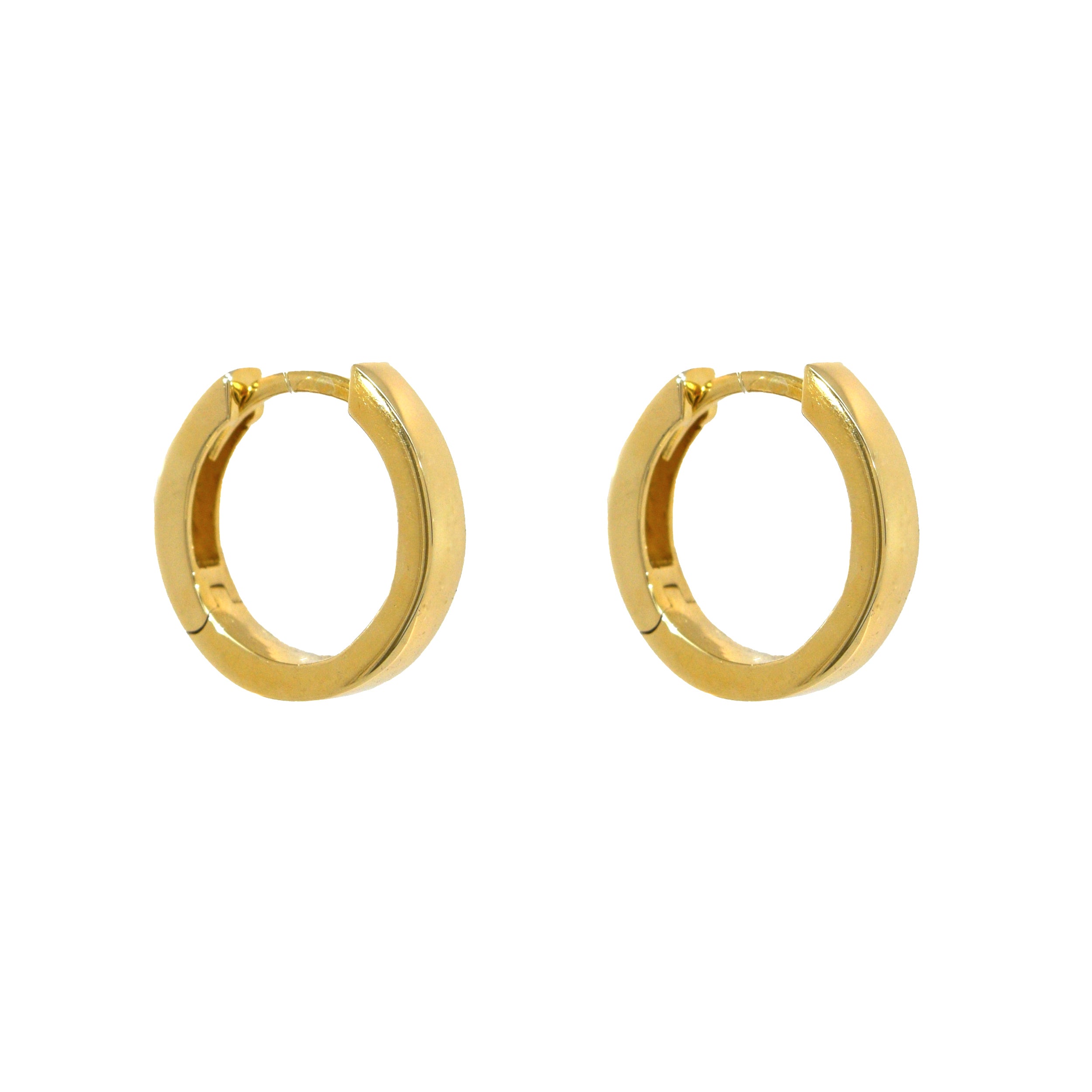 Creolen aus Gelbgold mit abgerundeter, kantiger Form


