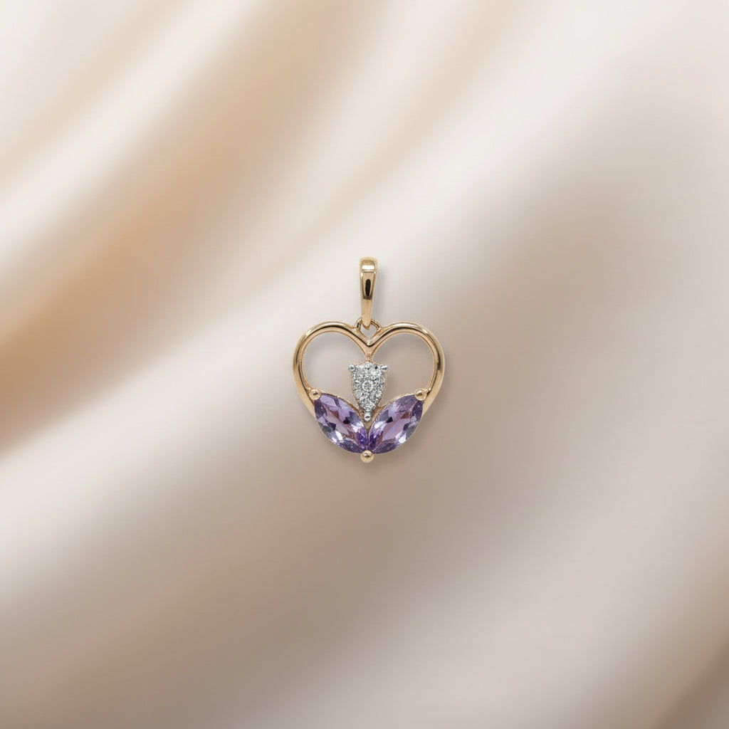 Herzanhänger in Roségold mit zwei marquiseförmigen Amethysten und 0,021 ct Brillant