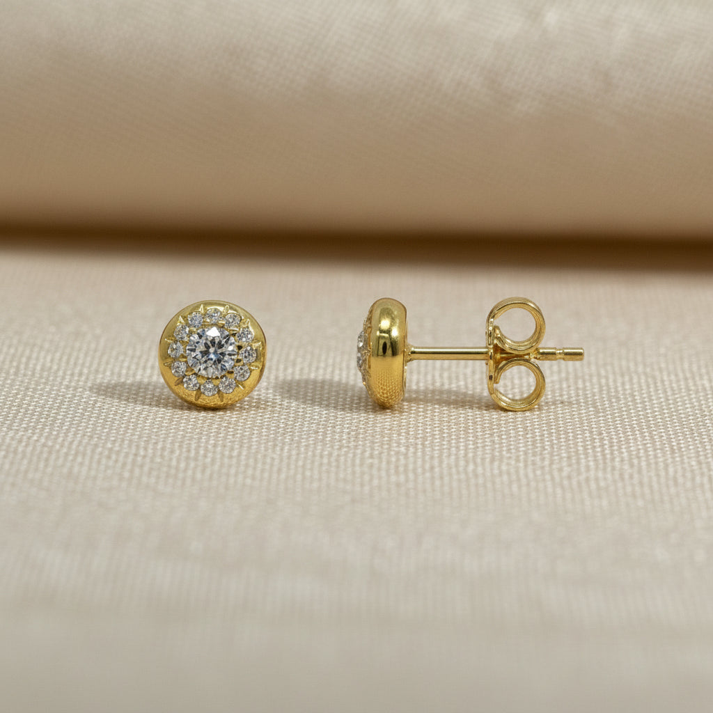 Runde Ohrstecker aus Weißgold mit Zirkonia in Pavéfassung
