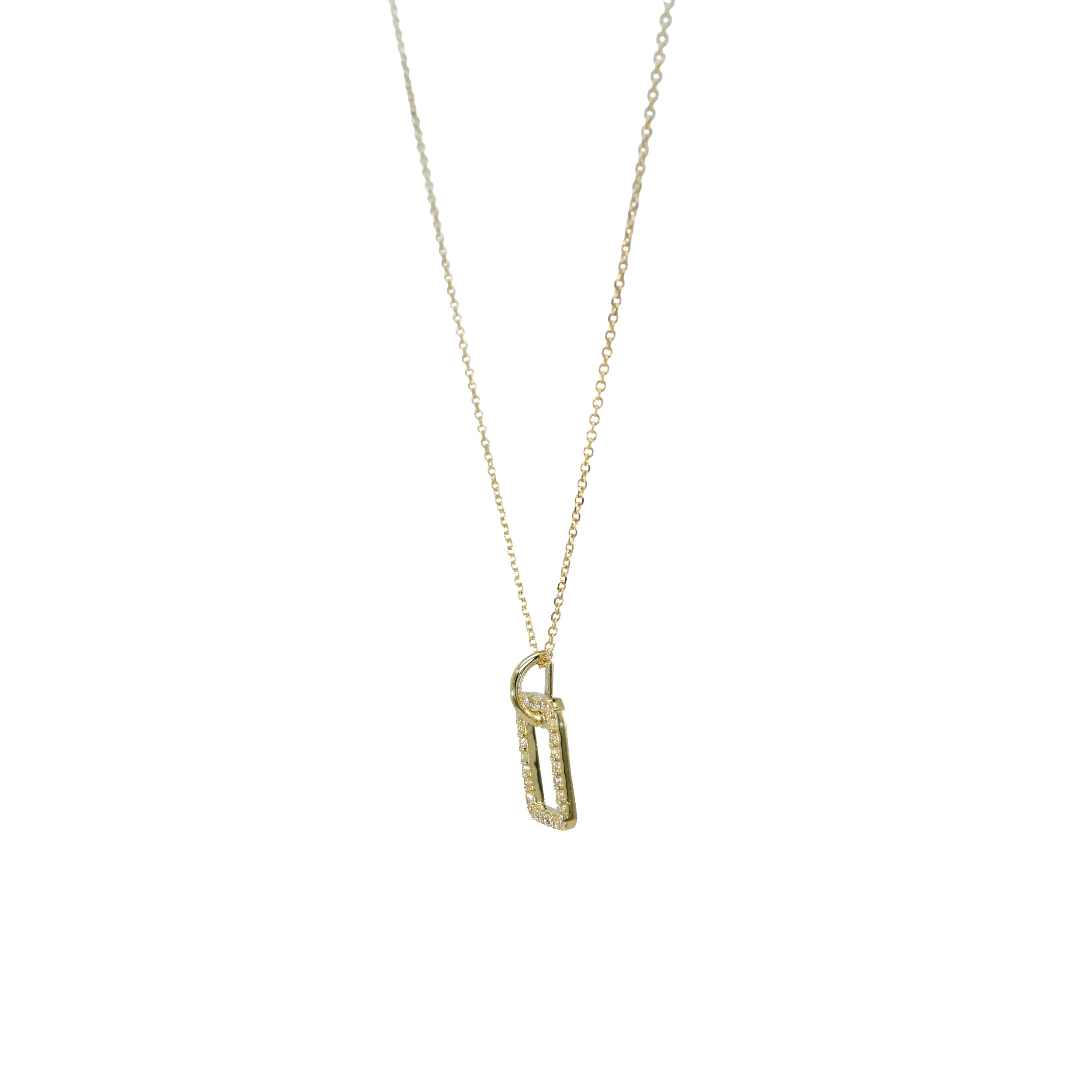 Goldkette mit frontal ausgerichtetem, rechteckigem Anhänger, vollständig mit funkelnden Zirkonia-Steinen besetzt, Seitliche Bild.