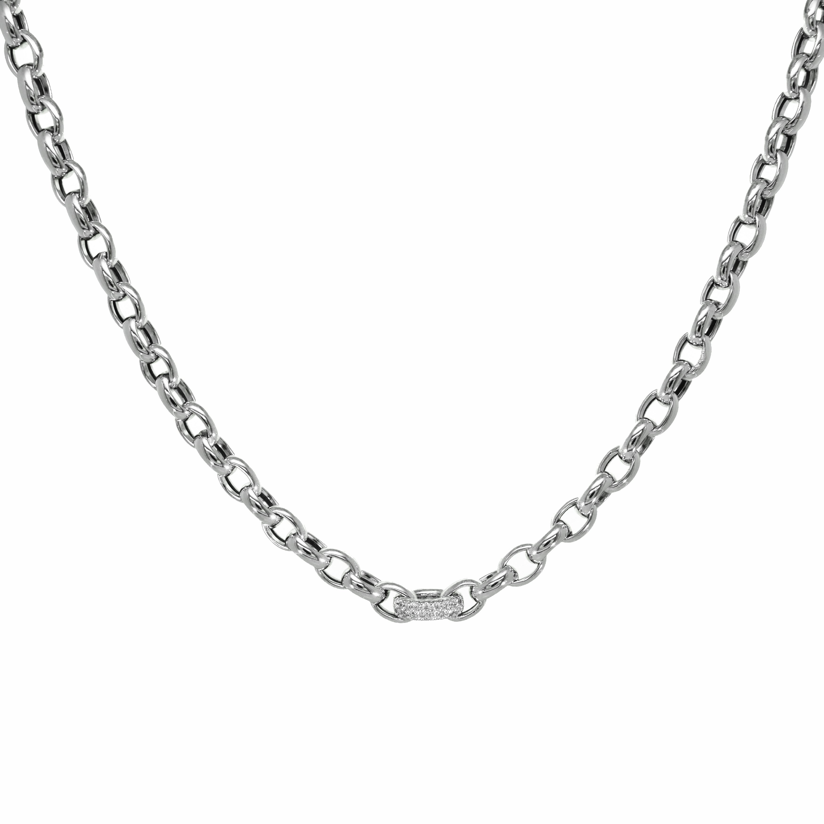 Silberkette mit groben Gliedern und zentralem Zirkoniaelement

