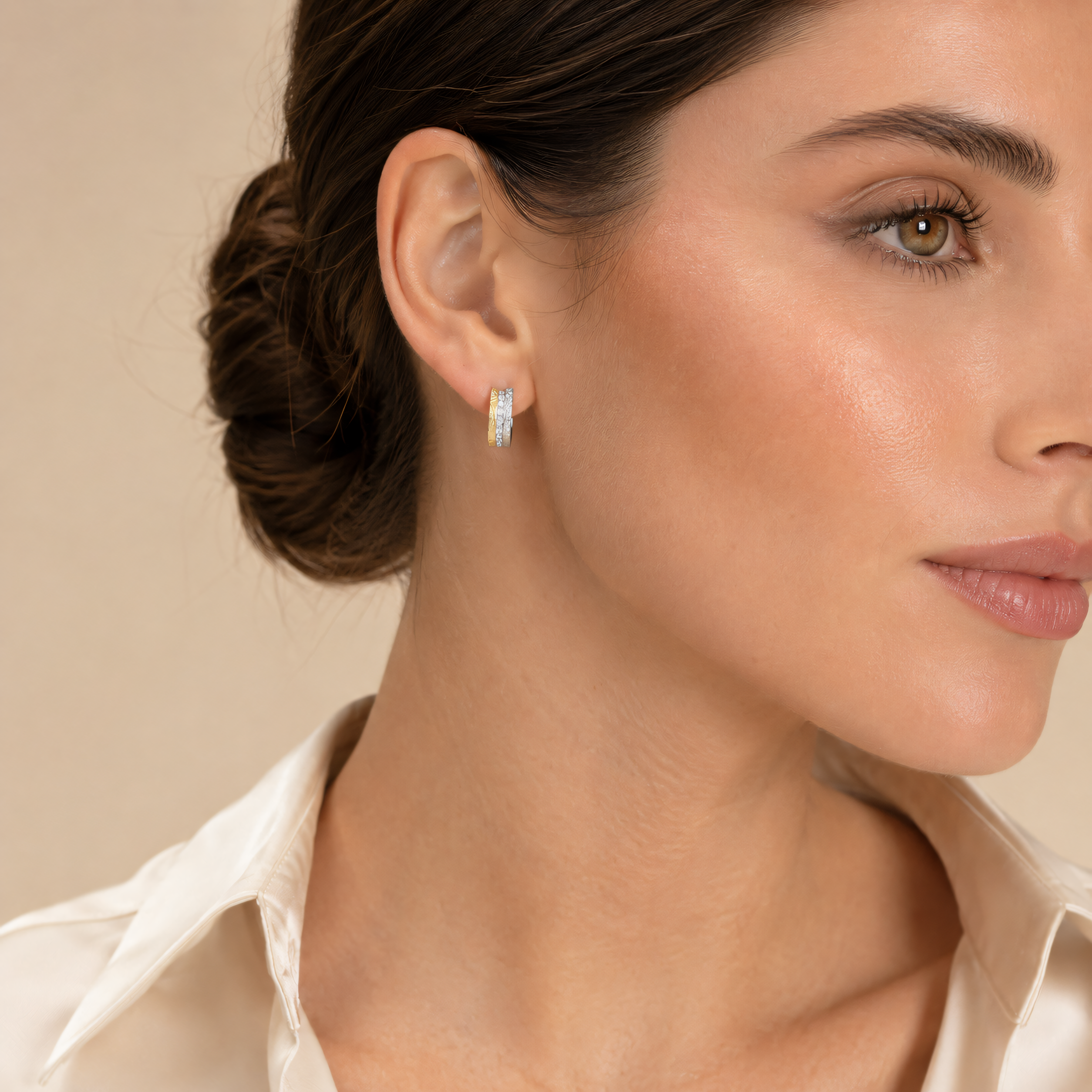 Close-up – 925 silver two-tone cubic zirconia hoop earrings